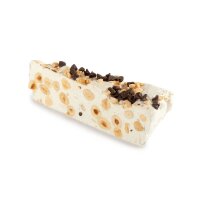 Torrone-Tortenstück mit Haselnüssen und...